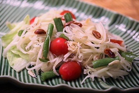 Som Tam Thai (Central Thai-Style Green Papaya Salad) Recipe