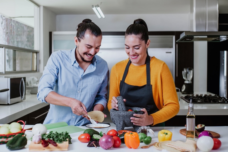 fermentation quiz couple in kitchen